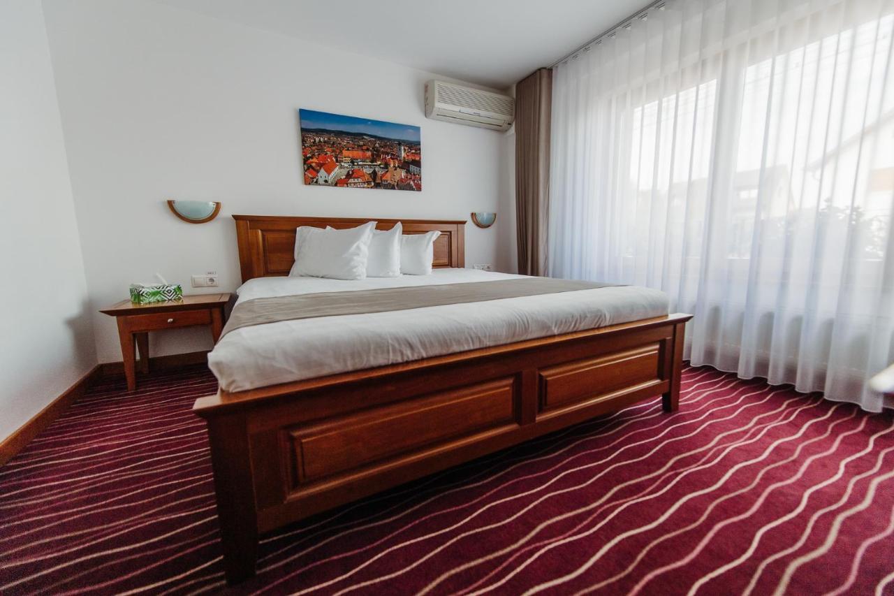 Boutique Damiani Hotel ซีบิว ภายนอก รูปภาพ